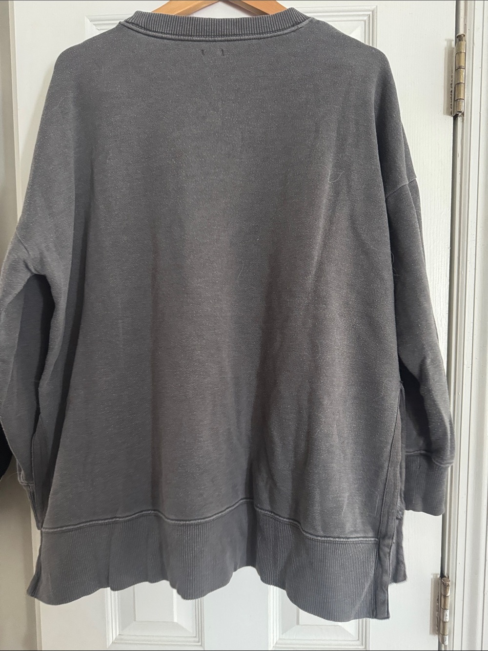 aerie Charcoal Gray Oversized Crewneck Sweater - Picture 2 of 2